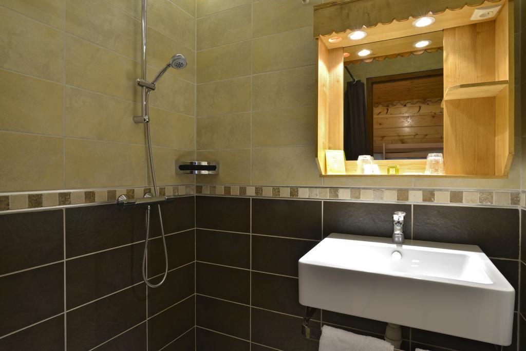 Hotel Le Ferraillon อาบงดองซ์ ภายนอก รูปภาพ